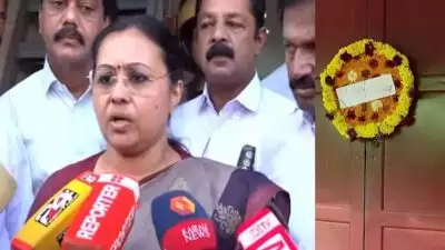 ആരോഗ്യവകുപ്പിനെതിരേ പ്രതിപക്ഷം നടത്തുന്ന പ്രതിഷേധം സ്വകാര്യ കുത്തകകള്‍ക്ക് വേണ്ടിയെന്ന് മന്ത്രി വീണ ജോര്‍ജ്; തനിക്ക് ഒരു പൊലീസ് സന്നാഹവും വേണ്ട, പാര്‍ട്ടി പ്രവര്‍ത്തകര്‍ കൂടെയുണ്ട്