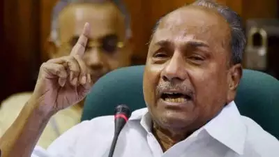 മുഖ്യമന്ത്രി സാധാരണക്കാർക്ക് അദൃശ്യൻ, ഇടിമുഴക്കം പോലെ യുഡിഎഫ് തിരിച്ചു വരും; മൂന്നാം പിണറായി സർക്കാർ വന്നാൽ മഹാ ദുരന്തമായി മാറും : എ. കെ. ആന്റണി