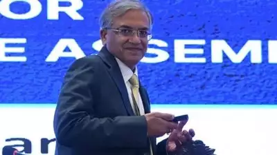 മുഖ്യ തിരഞ്ഞെടുപ്പ് കമ്മീഷണറെ ഇംപീച്ച് ചെയ്യാന്‍ പ്രതിപക്ഷം; ഗ്യാനേഷ് കുമാറിനെതിരെ ലോക്‌സഭയിലും രാജ്യസഭയിലും ഇന്ത്യ സഖ്യത്തിന്റെ നോട്ടീസ്; ചരിത്രത്തിലാദ്യം