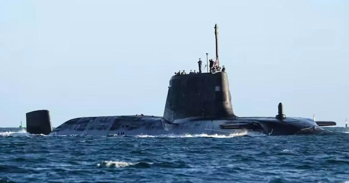 ബ്രിട്ടന്റെ ആണവ അന്തര്വാഹിനി അറബികടലില്; ഇറാന് സമീപം ഹോര്മൂസ് പരിധിയില് ഉത്തരവ് കാത്ത് എച്ച്എംഎസ് ആന്സണ്