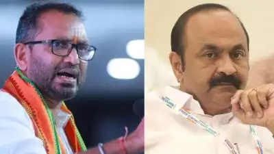 വി. ഡി. സതീശന് നട്ടെല്ലിന് പകരം വാഴപ്പിണ്ടി അല്ലെങ്കിൽ എസ്ഡിപിഐ വോട്ടുകൾ വേണ്ടെന്ന് പറയണം; ഇതൊന്നും മഞ്ചേശ്വരത്ത് വിലപ്പോകില്ല : കെ. സുരേന്ദ്രൻ