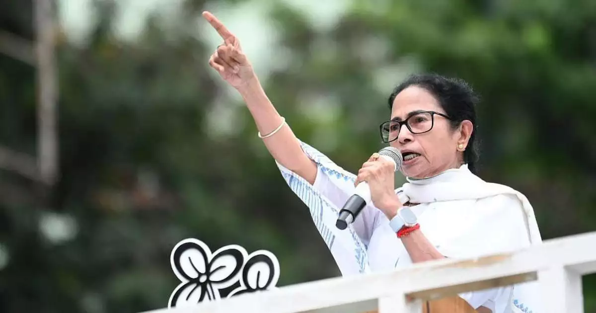 ബിജെപി വന്നാൽ നിങ്ങൾക്ക് മാംസമോ മുട്ടയോ കഴിക്കാനാകില്ല; കലാപം പ്രേരിപ്പിച്ചാണ് അവർ അധികാരത്തിലെത്തിയത് : മമത ബാനർജി