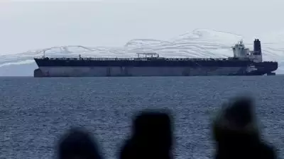 കടലില്‍ തിരിച്ചടി, അമേരിക്കന്‍ എണ്ണക്കപ്പല്‍ ആക്രമിച്ചെന്ന് ഇറാന്‍; മിസൈല്‍ ആക്രമണത്തില്‍ കപ്പലിന് തീപിടിച്ചുവെന്നും വാര്‍ത്ത; പ്രതികരിക്കാതെ യുഎസ് സര്‍ക്കാര്‍