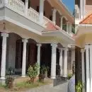 എറണാകുളത്ത് ഒരു കുടുംബത്തിലെ അഞ്ച് പേരെ വീടിനുള്ളില്‍ മരിച്ച നിലയില്‍ കണ്ടെത്തി; രണ്ട് സ്ത്രീകളും മൂന്ന് കുട്ടികളുമാണ് മരിച്ചത്