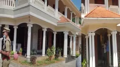 എറണാകുളത്ത് ഒരു കുടുംബത്തിലെ അഞ്ച് പേരെ വീടിനുള്ളില്‍ മരിച്ച നിലയില്‍ കണ്ടെത്തി; രണ്ട് സ്ത്രീകളും മൂന്ന് കുട്ടികളുമാണ് മരിച്ചത്