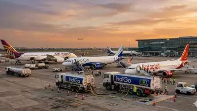 രാജ്യത്തെ വിമാന സര്‍വീസുകള്‍ ഏതുനിമിഷവും നിലച്ചേക്കാമെന്ന് വിമാനക്കമ്പനികളുടെ കൂട്ടായ്മ; ഇന്ധനവില കുതിച്ചുയര്‍ന്നതോടെ എയര്‍ ഇന്ത്യ അടക്കം കേന്ദ്ര വ്യോമയാന മന്ത്രാലയത്തിന് കത്തയച്ചു