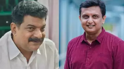 ബേപ്പൂരിൽ തോറ്റാൽ മൊട്ടയടിച്ച് കാതിൽ കമ്മലിട്ട് മാനാഞ്ചിറ വഴി നടക്കും, റിയാസ് വെല്ലുവിളിക്ക് തയ്യാറുണ്ടോ?: പി. വി അൻവർ