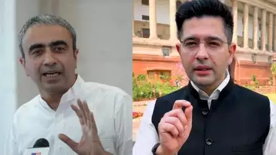 സമോസയുടെ വില കുറയ്ക്കുന്നതാണോ പ്രധാനം? മോദിക്കെതിരെ സംസാരിക്കാൻ നിങ്ങൾക്ക് ഭയം; രാഘവ് ഛദ്ദയ്ക്കെതിരെ എഎപി