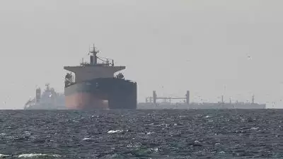 ഹോർമുസിൽ ഫീസടയ്ക്കുന്ന കപ്പലുകളെ മുൻഗണന നൽകി കടത്തിവിടും; പുതിയ നിബന്ധനയുമായി ഇറാൻ