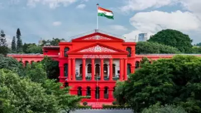 ദുരഭിമാന കൊലപാതകത്തിന് ഇരയാകുമെന്ന് ഭയം; പിതാവിൽ നിന്ന് സംരക്ഷണം തേടി മകൾ ഹൈക്കോടതിൽ