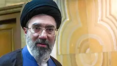 ഇറാന്റെ പരമോന്നത നേതാവ് മൊജ്തബ ഖമേനി അബോധാവസ്ഥയിൽ; ആരോഗ്യനില ഗുരുതരം, തീരുമാനങ്ങൾ എടുക്കാൻ പോലും കഴിയാത്ത സ്ഥിതിയെന്ന് റിപ്പോർട്ട്