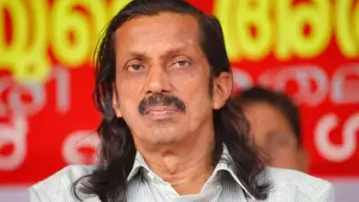 സിപിഐ നേതാവ് പന്ന്യൻ രവീന്ദ്രൻ പ്രസംഗിക്കുന്നതിനിടെ കുഴഞ്ഞു വീണു