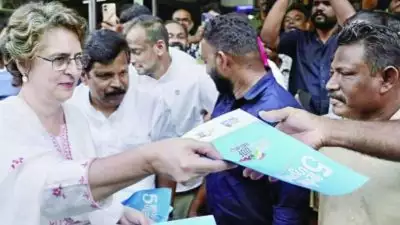 'യുഡിഎഫ് സ്ഥാനാര്‍ത്ഥിക്ക് വോട്ട് ചെയ്യണേ';  കടകളില്‍ കയറിയും മലയാളത്തില്‍ വോട്ട് ചോദിച്ചും പ്രിയങ്ക ഗാന്ധി