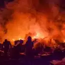 ഓടിക്കൊണ്ടിരിക്കുന്ന കാറിന് തീപിടിച്ച് അഞ്ച് മരണം; ഒരാൾക്ക് ഗുരുതര പരിക്ക്