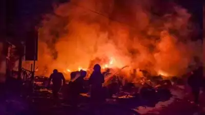 ഓടിക്കൊണ്ടിരിക്കുന്ന കാറിന് തീപിടിച്ച് അഞ്ച് മരണം; ഒരാൾക്ക് ഗുരുതര പരിക്ക്