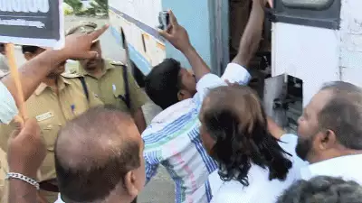 നിതിന്‍ രാജിന്റെ മരണത്തില്‍ പ്രതിഷേധം; ഹർത്താൽ ആരംഭിച്ചു, വാഹനങ്ങൾ തടഞ്ഞു