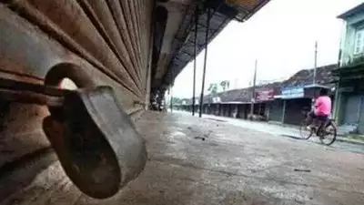 കെഎസ്ആര്‍ടിസി ബസ് തടഞ്ഞു, തമ്പാനൂരില്‍ പ്രതിഷേധക്കാരും ബസിലെ യാത്രക്കാരും തമ്മില്‍ വാക്കേറ്റം; ഹര്‍ത്താല്‍ അനുകൂലികളെ പൊലീസ് അറസ്റ്റ് ചെയ്ത് നീക്കി; ഹര്‍ത്താല്‍ പൊളിക്കാന്‍ സര്‍ക്കാര്‍ ശ്രമിക്കുന്നെന്ന് സമരാനുകൂലികള്‍