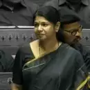 ഫെഡറല്‍ ഘടനയ്‌ക്കെതിരായ ഏറ്റവും വലിയ ആക്രമണം, രാഷ്ട്രീയ നേട്ടത്തിന് വനിതകളെ കേന്ദ്രസര്‍ക്കാര്‍ ആയുധമാക്കുന്നുവെന്ന് കനിമൊഴി; കറുത്ത വസ്ത്രത്തിലെത്തി പ്രതിഷേധം