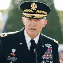 യുഎസ് സൈനിക മേധാവിയോട് വിരമിക്കാൻ ആവശ്യപ്പെട്ട് പ്രതിരോധ സെക്രട്ടറി