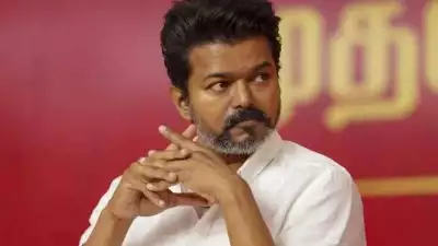 അനുമതിയില്ലാതെ  ചെന്നൈ ടി നഗറിൽ റോഡ് ഷോ നടത്തി; വിജയ്‍ക്കെതിരെ കേസ്