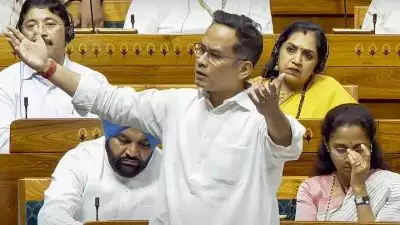 കേന്ദ്രസര്‍ക്കാരിന്റെ ഈ നീക്കത്തില്‍ സംശയമുണ്ടെന്ന് ഗൗരവ് ഗൊഗോയ്; 'വനിത സംവരണ ബില്ലിനൊപ്പം മണ്ഡല പുനര്‍നിര്‍ണയത്തെ കേന്ദ്രം ആയുധമായി ഉപയോഗിക്കുന്നു, ഇതിലൂടെ വനിതാ സംവരണ ബില്ലിനെ തകര്‍ക്കുകയാണ് ചെയ്യുന്നത്'