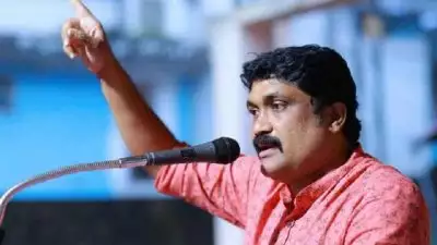 'തൊഴിലാളിയുടെ ഉപജീവനമാർ​ഗം ആക്രമിക്കപ്പെട്ടു എന്നതിൽ ഖേദമുണ്ട്, കാറിന്റെ ഉടമയ്ക്ക് നഷ്ട പരിഹാരം നൽകുന്നതിൽ പാർട്ടിക്ക് ധാർമികതയുണ്ട്'; എഎ റഹീം