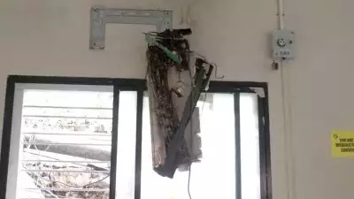 സ്പോർട്സ് കൗൺസിൽ ആസ്ഥാനത്ത് അറ്റകുറ്റപ്പണിക്കിടെ എസി പൊട്ടിത്തെറിച്ച് അപകടം; 2 തൊഴിലാളികൾക്ക് പരിക്ക്