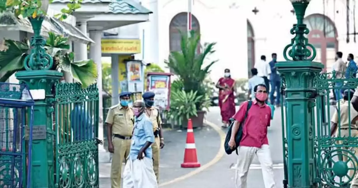 മുഖ്യമന്ത്രിയും മന്ത്രിമാരും ചുമതലയേറ്റശേഷം ഉള്ള ആദ്യ പ്രവർത്തി ദിനം; 10 വർഷത്തിന് ശേഷം തിരുവനന്തപുരം സെക്രട്ടറിയേറ്റിന്റെ സമരഗേറ്റ് തുറന്നു