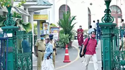 മുഖ്യമന്ത്രിയും മന്ത്രിമാരും ചുമതലയേറ്റശേഷം ഉള്ള ആദ്യ പ്രവർത്തി ദിനം; 10 വർഷത്തിന് ശേഷം തിരുവനന്തപുരം സെക്രട്ടറിയേറ്റിന്റെ സമരഗേറ്റ് തുറന്നു