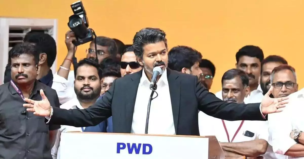 വിജയ്യുടെ ആദ്യത്തെ ആദ്യത്തെ ഔദ്യോഗിക ഉത്തരവ്; തമിഴ്നാട്ടിലെ മദ്യ വിൽപന ശാലകൾ പൂട്ടാൻ നീക്കം, 717 വിൽപന കേന്ദ്രങ്ങൾ അടക്കാൻ മുഖ്യമന്ത്രി വിജയ് ഉത്തരവിട്ടു