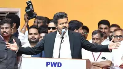 വിജയ്‌യുടെ ആദ്യത്തെ ആദ്യത്തെ ഔദ്യോഗിക ഉത്തരവ്; തമിഴ്‌നാട്ടിലെ മദ്യ വിൽപന ശാലകൾ പൂട്ടാൻ നീക്കം, 717 വിൽപന കേന്ദ്രങ്ങൾ അടക്കാൻ മുഖ്യമന്ത്രി വിജയ് ഉത്തരവിട്ടു