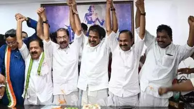 രമേശ് ചെന്നിത്തലയ്ക്ക് ധനവകുപ്പ്?; മന്ത്രിസഭയ്ക്ക് പുതുമയും യുവത്വവും വേണമെന്ന നിലപാടിൽ മുഖ്യമന്ത്രി, പുതുമുഖങ്ങളെ പരിഗണിക്കും