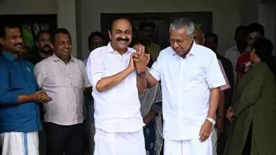 '62 വയസുള്ള വി ഡി സതീശന്‍ മുഖ്യമന്ത്രിയാകുമ്പോള്‍ അനാരോഗ്യമുള്ള പ്രതിപക്ഷ നേതാവ് വരുന്നത് ജനങ്ങളെ അപമാനിക്കുന്നതിന് തുല്യം, തോൽവിക്ക് കാരണം ഭരണവിരുദ്ധ വികാരമല്ല'; സിപിഐഎം ജില്ലാ കമ്മിറ്റി യോഗങ്ങളില്‍ വിമർശനം