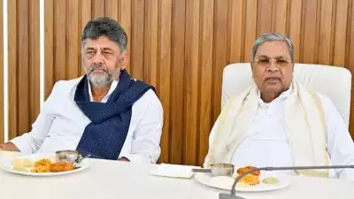 ഡി കെ ശിവകുമാറിന്റെ സത്യപ്രതിജ്ഞ ഉടൻ; സിദ്ധരാമയ്യയുടെ രാജി ഗവര്‍ണര്‍ അംഗീകരിച്ചു
