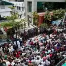 ഇഡി റെയ്ഡ്; പിണറായി വിജയൻ്റെ വീടിന് മുന്നിൽ കുത്തിയിരുന്ന് പ്രതിഷേധിച്ച് സിപിഎം നേതാക്കൾ, പ്രതിഷേധം ശക്തമാക്കും