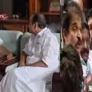 'ഇപ്പോള്‍ ഒന്ന് തൊട്ട് നോക്കൂ കോണ്‍ഗ്രസ് രക്തമാണ് വരിക, കോണ്‍ഗ്രസാണ് ഞങ്ങള്‍ക്കെല്ലാം'; പാര്‍ട്ടി തീരുമാനം പറഞ്ഞു കഴിഞ്ഞാല്‍ അതിനൊപ്പം അടിയുറച്ചു പോരാടുക എന്നതാണ് ഞങ്ങളുടെ ലക്ഷ്യമെന്ന് വി ഡിയ്‌ക്കൊപ്പം നിന്ന് കെ സി വേണുഗോപാല്‍