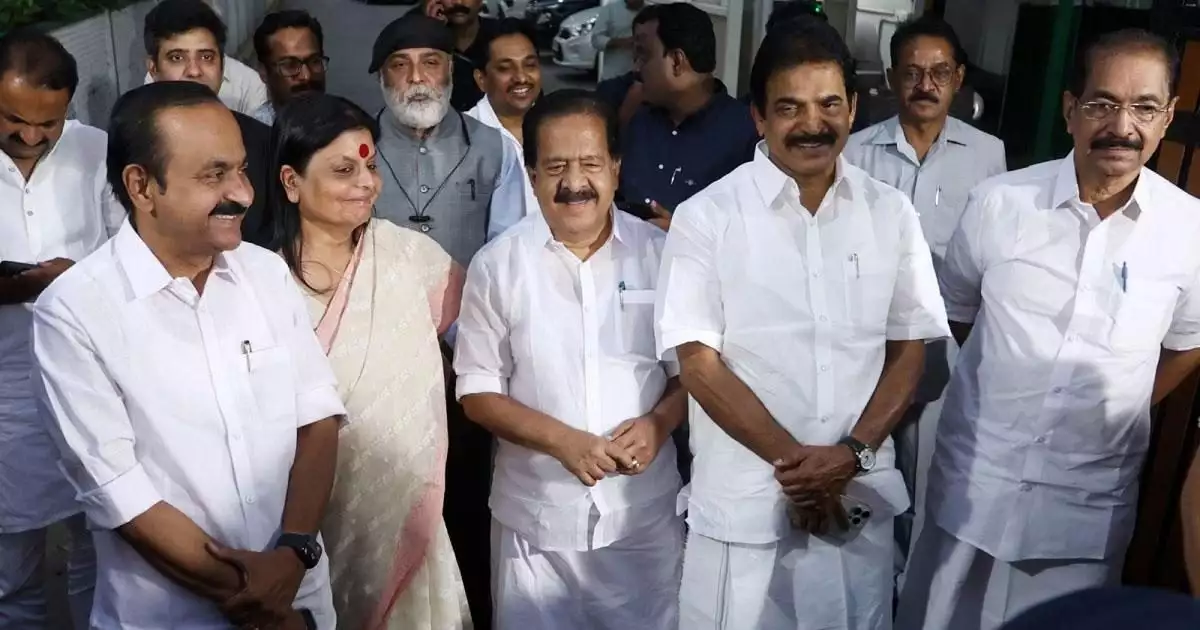 മുഖ്യമന്ത്രി പ്രഖ്യാപനം; കോണ്ഗ്രസ് ചാർട്ടേർഡ് വിമാനം തിരുവനന്തപുരത്ത് പറന്നിറങ്ങും, പക്ഷെ അതിൽ കെസി ഇല്ല