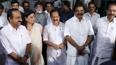 മുഖ്യമന്ത്രി പ്രഖ്യാപനം; കോണ്‍ഗ്രസ് ചാർട്ടേർഡ് വിമാനം തിരുവനന്തപുരത്ത് പറന്നിറങ്ങും, പക്ഷെ അതിൽ കെസി ഇല്ല