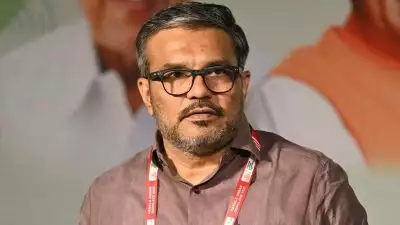'പൂക്കിയുടെ കണ്ണിറുക്കൽ മാഹാത്മ്യ വർണ്ണനകൾക്കിടെ ദളിതരുടെ രോദനത്തിന് എന്തു വാർത്താ മൂല്യം, പാരിയത്ത് കാവിലെ 'പുതുയുഗപ്പിറവി'യെ ഇരുട്ടുമുറിയിൽ വിചാരണ ചെയ്തോ?'; രൂക്ഷ പ്രതികരണവുമായി എം ബി രാജേഷ്