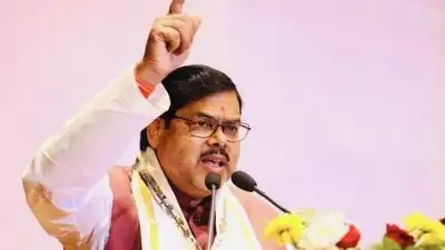 പെണ്‍കുട്ടികള്‍ക്ക് എന്തിനാണ് വിദ്യാഭ്യാസം? അവർ വീടിന്റെ നാല് ചുവരുകൾക്കുള്ളിൽ ഇരിക്കേണ്ടവർ; വിവാദ പരാമർശവുമായി ബിഹാര്‍ വിദ്യാഭ്യാസ മന്ത്രി