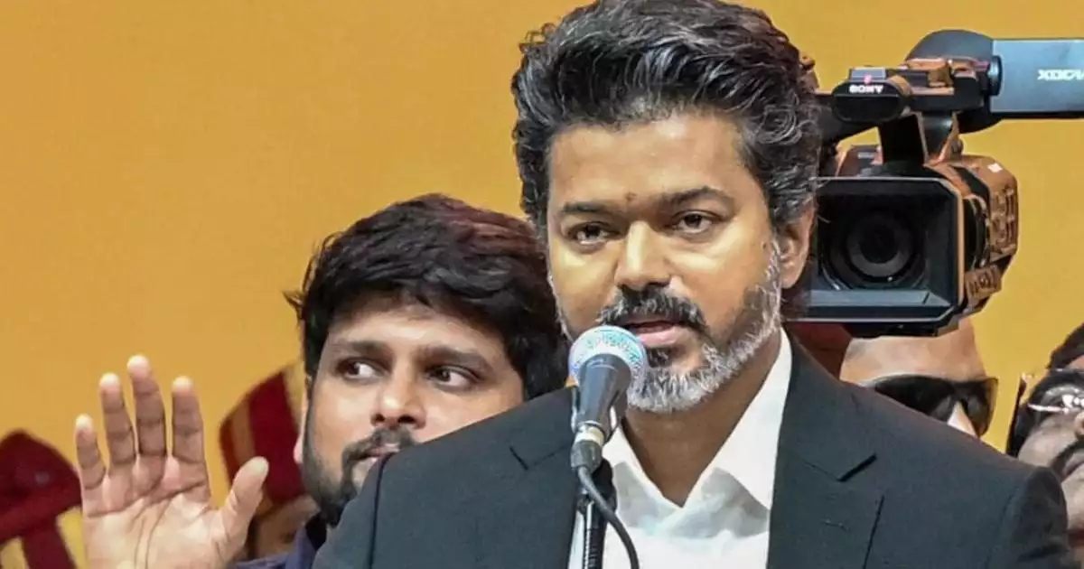 നീറ്റ് പരീക്ഷ പൂര്ണമായും നിർത്തലാക്കണം, നീറ്റിന് പകരം പ്ലസ്ടു മാർക്ക് അടിസ്ഥാനമാക്കി സീറ്റ് നൽകണം : കേന്ദ്രത്തിനോട് വിജയ്