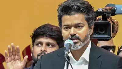 നീറ്റ് പരീക്ഷ പൂര്‍ണമായും നിർത്തലാക്കണം, നീറ്റിന് പകരം പ്ലസ്ടു മാർക്ക് അടിസ്ഥാനമാക്കി സീറ്റ് നൽകണം : കേന്ദ്രത്തിനോട് വിജയ്