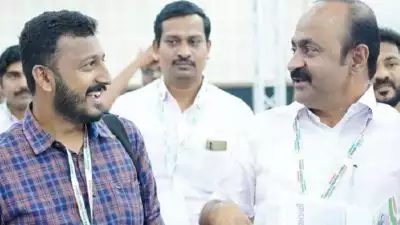 'പൊതുസമൂഹത്തിൽ നിരന്തരം അപമാനിക്കപ്പെടുന്നു, മൃതദേഹത്തിന് പോലും ആദരവിനും അന്തസിനും അവകാശമുണ്ട്'; രാഹുൽ മാങ്കൂട്ടത്തിലിനെതിരായ കേസിൽ മുഖ്യമന്ത്രിക്ക് കത്തയച്ച് അതിജീവിത