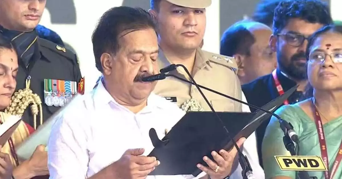 മന്ത്രിപദവിയിലെ മൂന്നാമൂഴം, ഉമ്മൻ ചാണ്ടി സർക്കാരിൽ അവസാന ഒരു വർഷം ആഭ്യന്തര മന്ത്രി; രമേശ് ചെന്നിത്തല വീണ്ടും മന്ത്രിയാകുമ്പോൾ