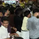 പാളയത്ത് എസ്എഫ്‌ഐ-കെഎസ്‌യു പ്രവർത്തകരുടെ തെരുവ് യുദ്ധം; പൊലീസ് ലാത്തി വീശിയെങ്കിലും പ്രവര്‍ത്തകര്‍ പിന്തിരിഞ്ഞില്ല