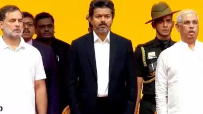 തമിഴ് തായ് വാഴ്ത്ത് അവഗണിച്ച് വന്ദേമാതരം ചൊല്ലി; വിജയ്‍യുടെ സത്യപ്രതിജ്ഞയ്ക്ക് പിന്നാലെ വിവാദം