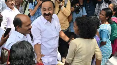 ആശമാരുടെ സമരം ഓണറേറിയം 21,000 രൂപയാക്കാൻ; ആദ്യ മന്ത്രിസഭാ യോഗത്തിൽ 3,000 കൂട്ടിയെന്ന് മുഖ്യമന്ത്രി, അടുത്ത ഘട്ടത്തിൽ വീണ്ടും ഉയർത്തും