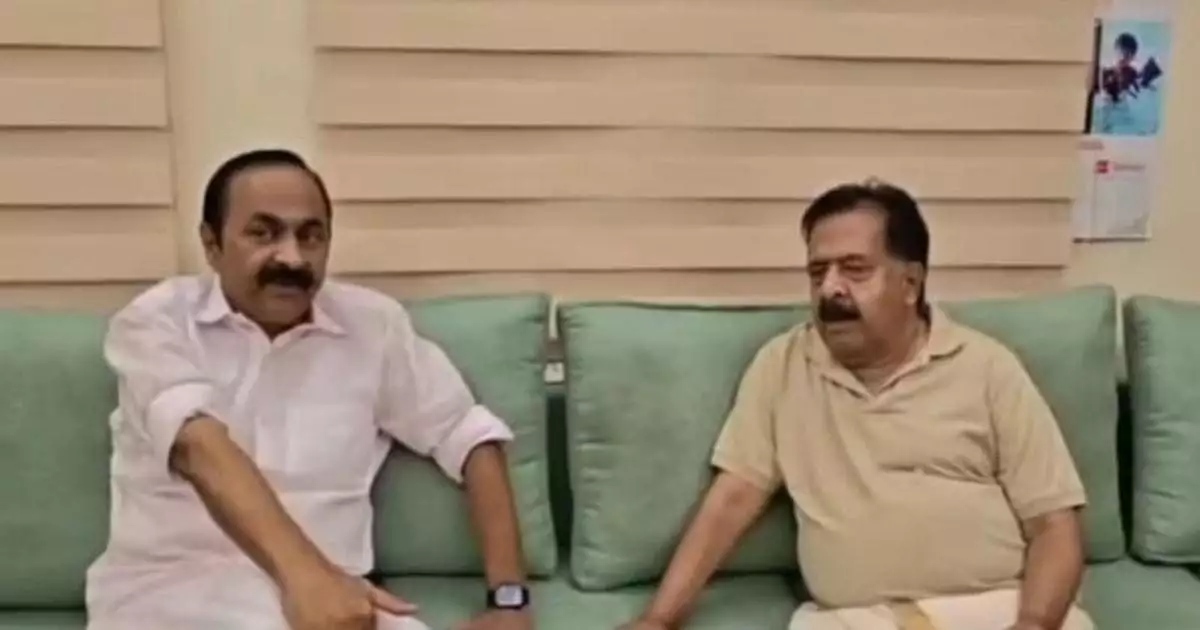 രമേശ് ചെന്നിത്തല ജേഷ്ഠസഹോദരനെ പോലെയെന്ന് വി ഡി സതീശൻ, മന്ത്രിസ്ഥാനം പാർട്ടി തീരുമാനിക്കുമെന്ന് രമേശ് ചെന്നിത്തല; ഒരു ഉപാധിയും ഇല്ല; വിഡി - ആർസി കൂടിക്കാഴ്ച അവസാനിച്ചു