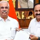 'ചെന്നിത്തലക്ക് ആഭ്യന്തരം, വി ഡി സതീശന് ധനകാര്യം...'; മന്ത്രിമാരുടെ വകുപ്പുകളിൽ മാറ്റങ്ങൾ, പട്ടിക ഗവർണർക്ക് കൈമാറി