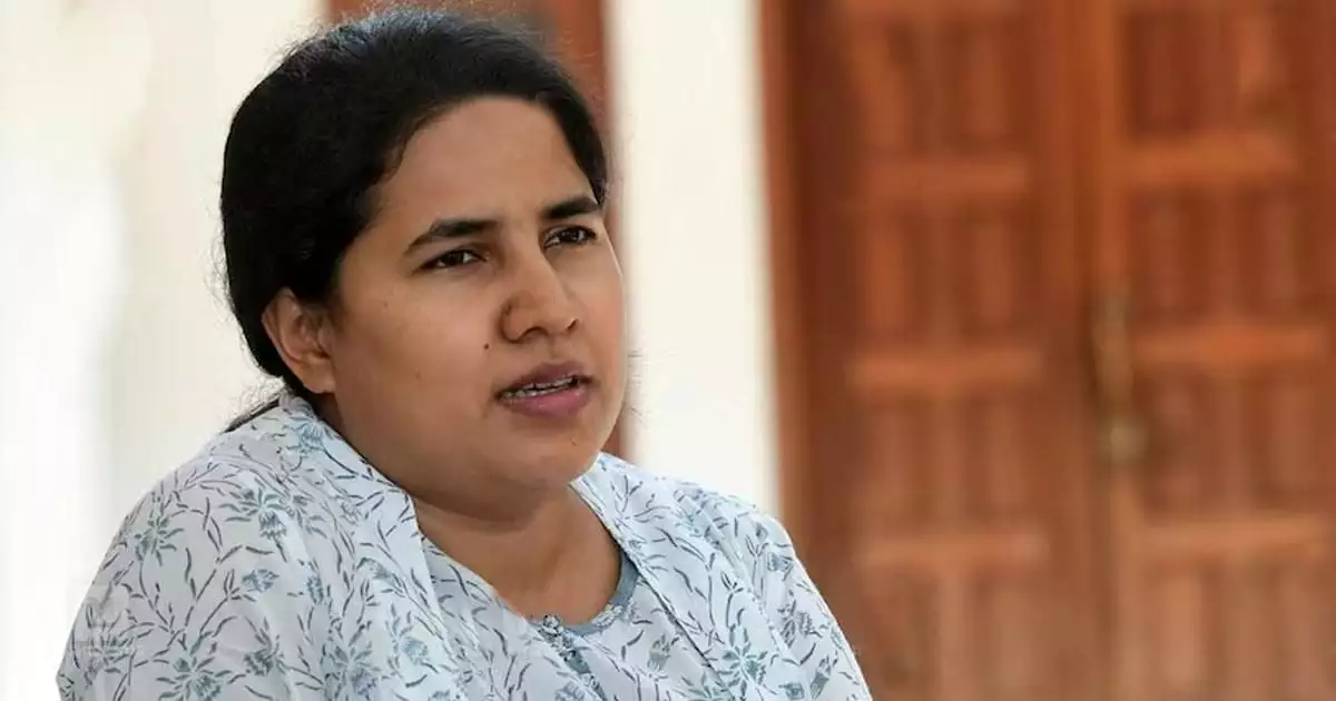 മാസപ്പടി കേസ്; റെയ്ഡിൽ വീണയെ ചോദ്യം ചെയ്യലിന് വിളിച്ചുവരുത്താനുള്ള തെളിവുകൾ ലഭിച്ചെന്ന് ഇ ഡി, സിഎംആർഎൽ-എക്സാലോജിക് ഇടപാടിൽ സമൻസ് അയച്ചേക്കും 